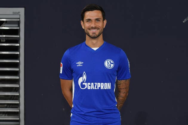 Danny Latza FC Schalke 04 1 BL, portrait date 2021 2022 Gelsenkirchen North Rhine Westphalia Germany Team2