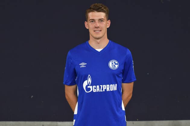 Florian Flick FC Schalke 04 1 BL, portrait date 2021 2022 Gelsenkirchen North Rhine Westphalia Germany Team2