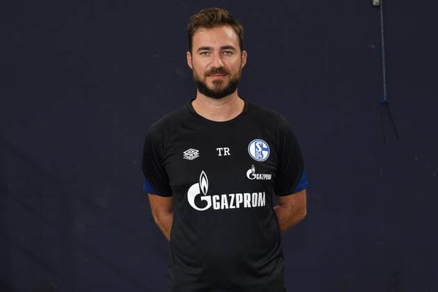 Physiotherapist Tim Roussis FC Schalke 04 1 BL, portrait date 2021 2022 Gelsenkirchen North Rhine Westphalia Germany Team2