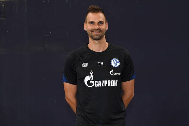 Physiotherapist Tim Hielscher FC Schalke 04 1 BL, portrait date 2021 2022 Gelsenkirchen North Rhine Westphalia Germany Team2