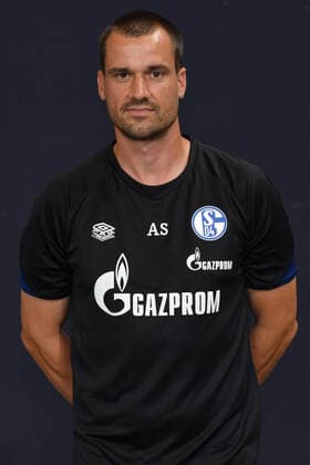 Athletic trainer Alexander Storck FC Schalke 04 1 BL, portrait date 2021 2022 Gelsenkirchen North Rhine Westphalia Germany Team2