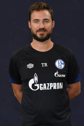 Physiotherapist Tim Roussis FC Schalke 04 1 BL, portrait date 2021 2022 Gelsenkirchen North Rhine Westphalia Germany Team2