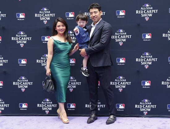 Seattle Mariners pitcher Yusei Kikuchi poses with his family at the MLB, Baseball Herren, USA All-Star Red Carpet Show at Coors Field in Denver, Colorado, on Tuesday, July 13, 2021.  DEN20210713513 BOBxSTRONG