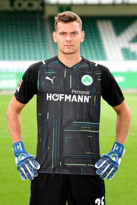 07 07 2021 SpVgg Greuther Fürth Kleeblatt Spielvereinigung 1 Football Bundesliga Season 2021 2022 photo appointment portrait appointment single photo portrait portrait head shot Leon Schaffran 25, SpVgg Greuther Fürth