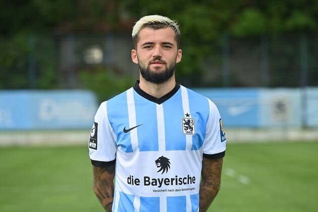 Keanu STAUDE TSV 1860 Muenchen , 3 Liga,Portraettermin 2021 2022
