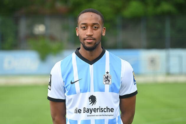 JOHANN NGOUNOU DJAYO TSV 1860 Muenchen , 3 Liga,Portraettermin 2021 2022