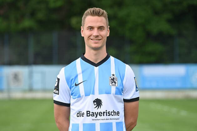 Dennis DRESSEL TSV 1860 Muenchen , 3 Liga,Portraettermin 2021 2022