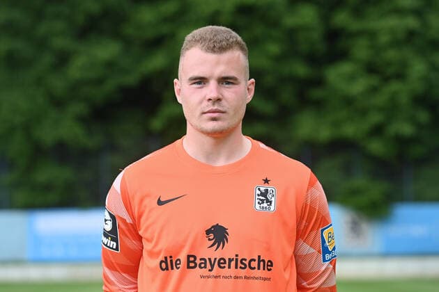 Gyoergy SZEKELY Goalkeeper TSV 1860 Muenchen , 3 Liga,Portraettermin 2021 2022
