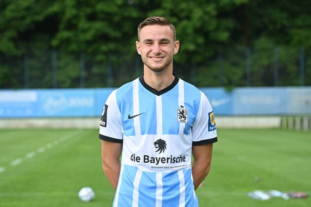 Niklas LANG TSV 1860 Muenchen , 3 Liga,Portraettermin 2021 2022