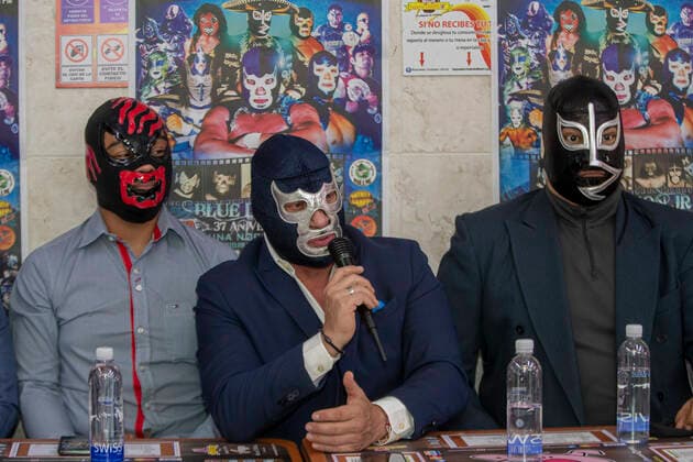 Wrestling Event press conference, PK, Pressekonferenz To Celebrate 37th Anniversary Of Blue Demon Jr MEXICO CITY, MEXICO - JULY 14: Wrestlers (L-R) Mala Sangre, Blue Demon Jr and Rayo de Jalisco Jr during a Press Conference to promote a wrestling event at the Lopez Mateos Arena to celebrate the 37th anniversary of sports career of the wrestling legend Blue Demon Jr at Taqueria Chabelo on July 14, 2021 in Mexico City, Mexico. Copyright: xRicardoxFloresx EYEPIXGROUP_RFE_14072021_10558