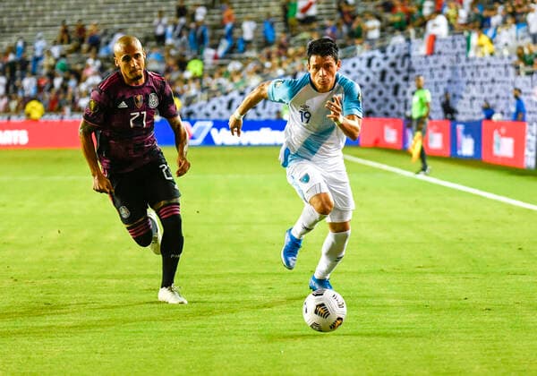 Jul 14, 2021: Guatamala forward Robin Betancourth (19) races to the ball against Mexico defender Luis Rodriguez (21) in the first half during a CONCACAF Gold Cup game between Mexico and Guatemala at the Cotton Bowl Stadium in Dallas, TX Mexico defeated Guatemala 3-0 CSM Dallas USA - ZUMAcp2_ 20210714_zaf_cp2_003 Copyright: xAlbertxPenax
