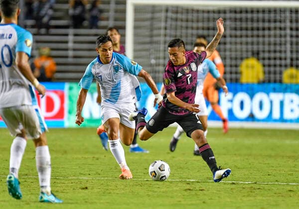 Jul 14, 2021: Guatamala forward Luis Martinez (17) and Mexico forward Erick Sanchez (7) battle for the ball in the second half during a CONCACAF Gold Cup game between Mexico and Guatemala at the Cotton Bowl Stadium in Dallas, TX Mexico defeated Guatemala 3-0 CSM Dallas USA - ZUMAcp2_ 20210714_zaf_cp2_013 Copyright: xAlbertxPenax