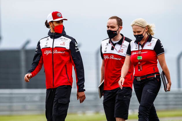 GIOVINAZZI Antonio (ita), Alfa Romeo Racing ORLEN C41, por during the Formula 1 Pirelli British Grand Prix 2021, 10th round of the 2021 FIA Formula One World Championship, WM, Weltmeisterschaft from July 16 to 18, 2021 on the Silverstone Circuit, in Silverstone, United Kingdom FORMULE 1 : Grand Prix de Grande Bretagne - 15 07 2021 DPPI Panoramic  00121020__B2_6579_1