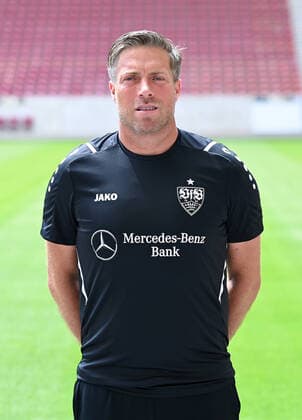 FUSSBALL 1 BUNDESLIGA SAISON 2021 2022 12 07 2021 Photo session at VfB Stuttgart in the Mercedes Benz Arena Co coach Michael Wimmer