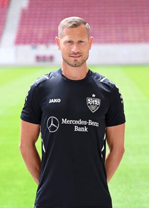 FUSSBALL 1 BUNDESLIGA SAISON 2021 2022 12 07 2021 Photo session at VfB Stuttgart in the Mercedes Benz Arena Co Trainer Analysis Michael Kammermeyer