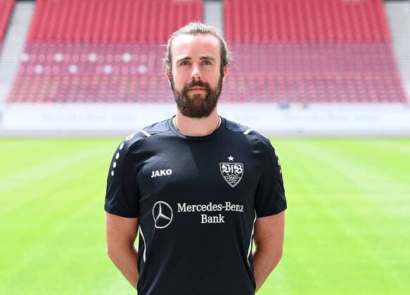 FUSSBALL 1 BUNDESLIGA SAISON 2021 2022 12 07 2021 Photo session with VfB Stuttgart at the Mercedes Benz Arena Sports psychologist Dino Poimann