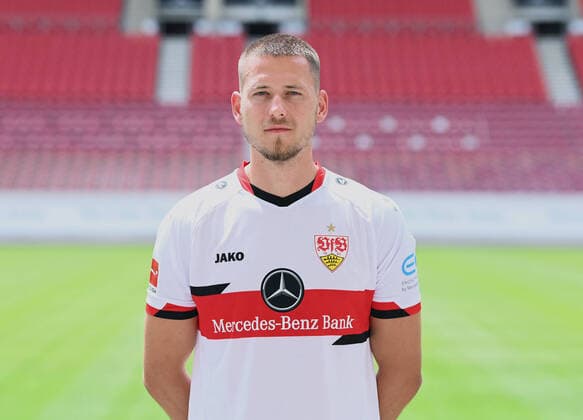 FUSSBALL 1 BUNDESLIGA SAISON 2021 2022 12 07 2021 Photo session with VfB Stuttgart at the Mercedes Benz Arena Waldemar Anton