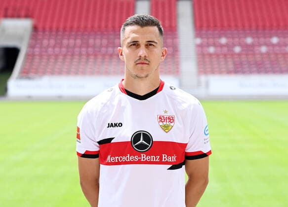 FUSSBALL 1 BUNDESLIGA SAISON 2021 2022 12 07 2021 Photo session with VfB Stuttgart at the Mercedes Benz Arena Marc Oliver Kempf