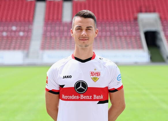 FUSSBALL 1 BUNDESLIGA SAISON 2021 2022 12 07 2021 Photo session with VfB Stuttgart at the Mercedes Benz Arena Erik Thommy