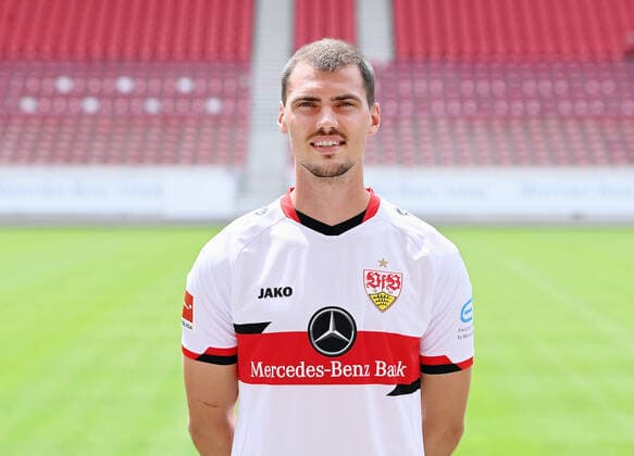FUSSBALL 1 BUNDESLIGA SAISON 2021 2022 12 07 2021 Photo session with VfB Stuttgart at the Mercedes Benz Arena Pascal Stenzel