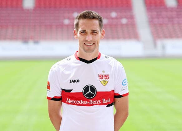 FUSSBALL 1 BUNDESLIGA SAISON 2021 2022 12 07 2021 Photo session with VfB Stuttgart at the Mercedes Benz Arena Philipp Klement