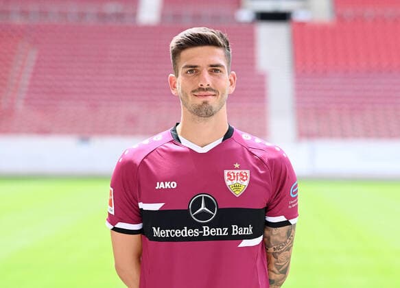 FOOTBALL 1 BUNDESLIGA SEASON 2021 2022 12 07 2021 Photo session with VfB Stuttgart at the Mercedes Benz Arena Goalkeeper Fabian Bredlow