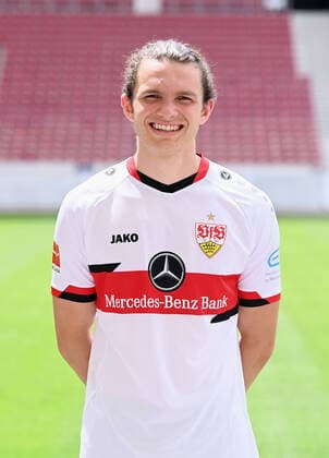 FUSSBALL 1 BUNDESLIGA SAISON 2021 2022 12 07 2021 Photo session with VfB Stuttgart at the Mercedes Benz Arena Jordan Meyer