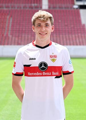 FUSSBALL 1 BUNDESLIGA SAISON 2021 2022 12 07 2021 Photo session with VfB Stuttgart at the Mercedes Benz Arena Luca Mack