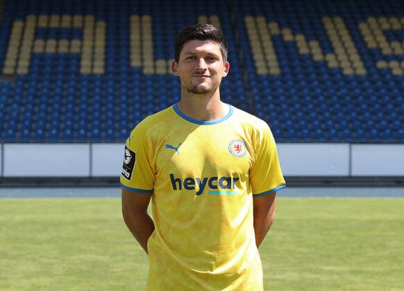 Jannis Nikolaou Eintracht Braunschweig 3 league, portrait date 2021 2022