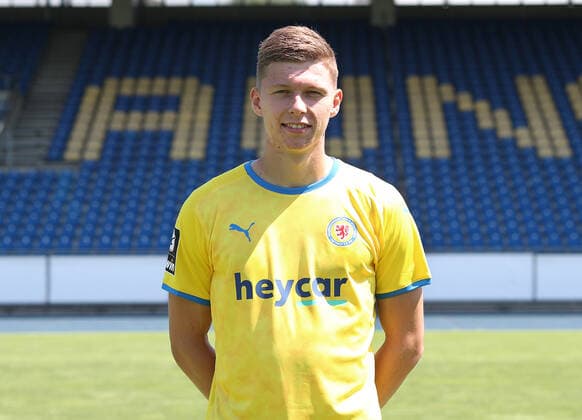 Luc Ihorst Eintracht Braunschweig 3 league, portrait date 2021 2022