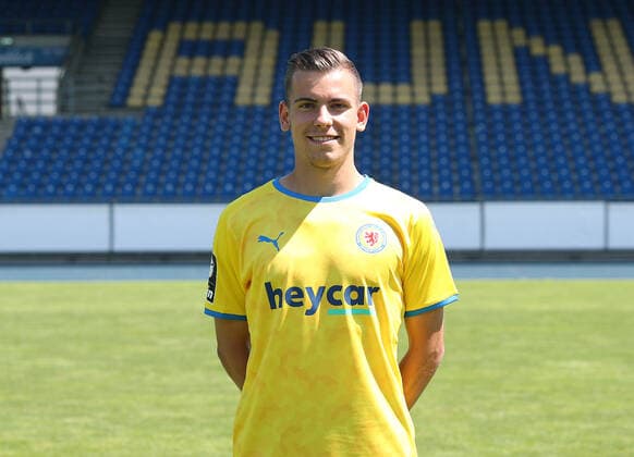 Jannis Kleeberg Eintracht Braunschweig 3 league, portrait date 2021 2022