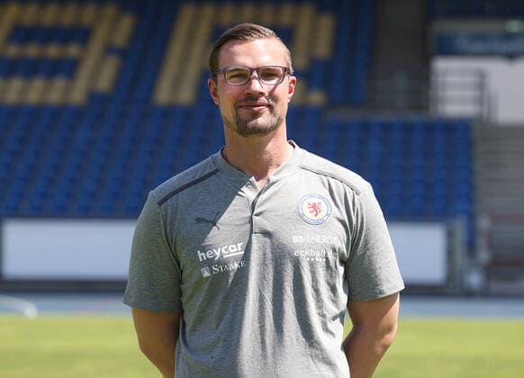Team doctor Florian Brand Eintracht Braunschweig 3 Liga, portrait date 2021 2022