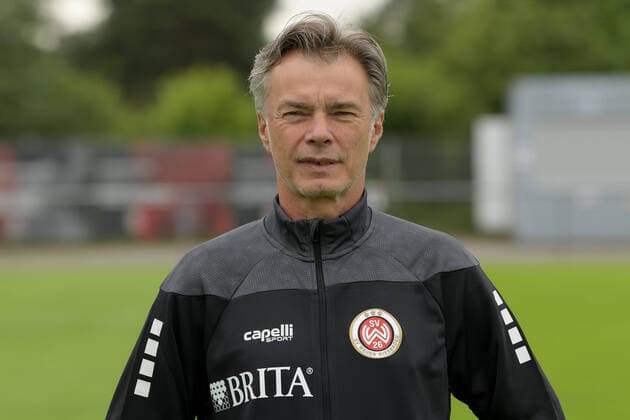 15 07 2021, xjhx, football 3 league, SV Wehen Wiesbaden portrait date 2021 2022 emspor, v l team doctor hygienist Dr Tammo Quitzau DFL DFB REGULATIONS PROHIBIT ANY USE OF PHOTOGRAPHS as IMAGE SEQUENCES and or QUASI VIDEO Wehen