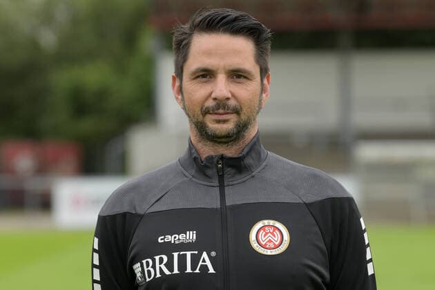 15 07 2021, xjhx, football 3 league, SV Wehen Wiesbaden portrait date 2021 2022 emspor, v l Head Physiotherapist Jürgen Kern DFL DFB REGULATES PROHIBIT ANY USE OF PHOTOGRAPHS as IMAGE SEQUENCES and or QUASI VIDEO Wehen