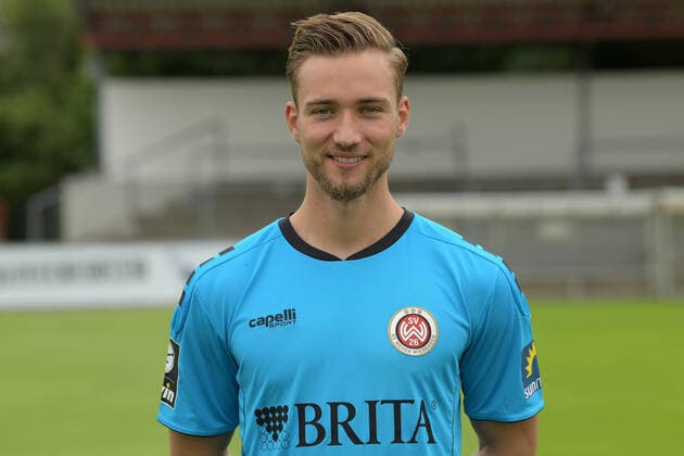 15 07 2021, xjhx, football 3 league, SV Wehen Wiesbaden portrait date 2021 2022 emspor, v l Tim Boss SV Wehen Wiesbaden DFL DFB REGULATES PROHIBIT ANY USE OF PHOTOGRAPHS as IMAGE SEQUENCES and or QUASI VIDEO Wehen