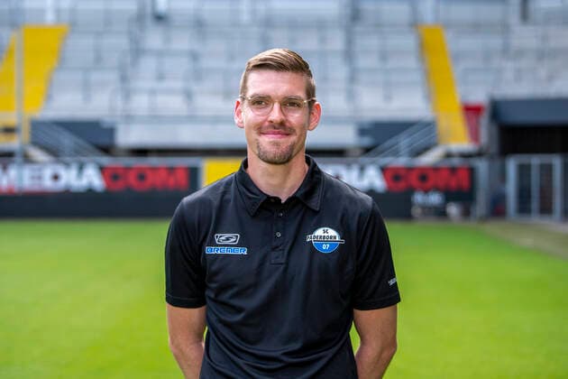 Video analyst Eduard Schmidt SC Paderborn 07 2 BL, portrait date 2021 2022 Copyright: xDavidxInderliedx