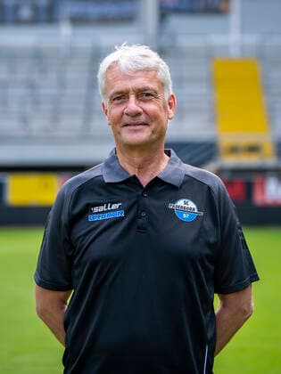 Team doctor Dr Hans Walter Hemmen SC Paderborn 07 2 BL, portrait date 2021 2022 Copyright: xDavidxInderliedx