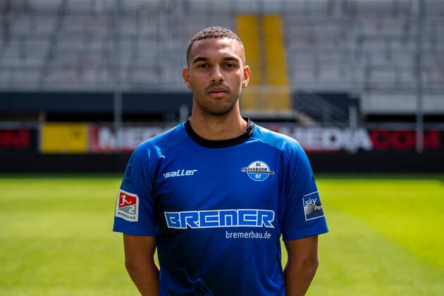 Jesse Tugbenyo SC Paderborn 07 2 BL, Porträttermin 2021 2022 Copyright: xDavidxInderliedx