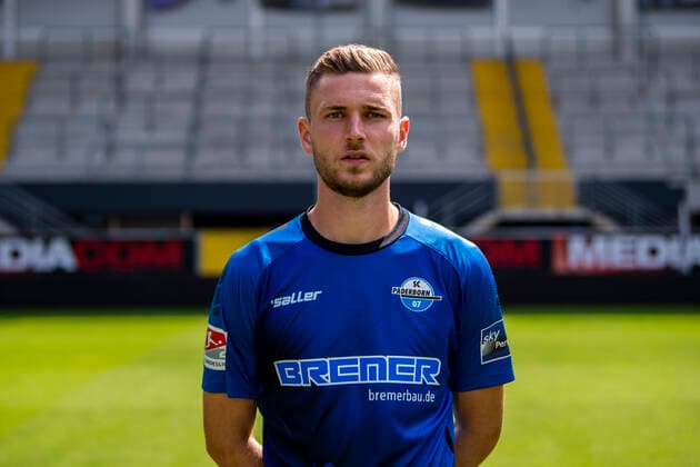 Dennis Srbeny SC Paderborn 07 2 BL, portrait date 2021 2022 Copyright: xDavidxInderliedx