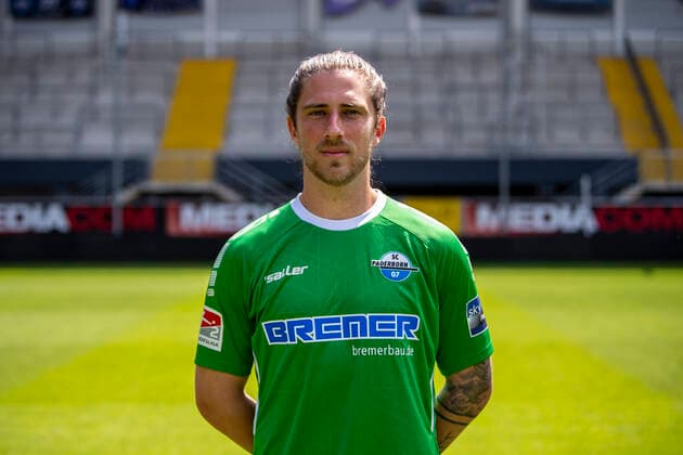 Jannik Huth SC Paderborn 07 2 BL, portrait date 2021 2022 Copyright: xDavidxInderliedx