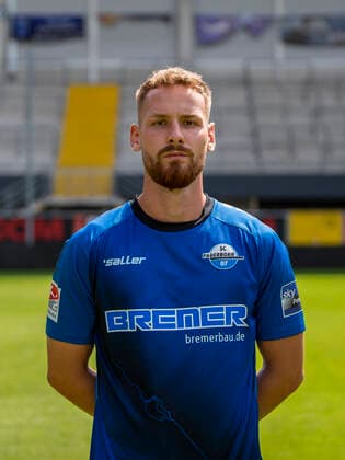 Jannis Heuer SC Paderborn 07 2 BL, portrait date 2021 2022 Copyright: xDavidxInderliedx