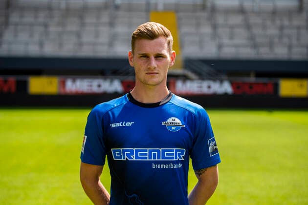 Jonas Carls SC Paderborn 07 2 BL, portrait date 2021 2022 Copyright: xDavidxInderliedx
