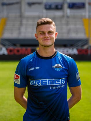 Fabrice Hartmann SC Paderborn 07 2 BL, portrait date 2021 2022 Copyright: xDavidxInderliedx