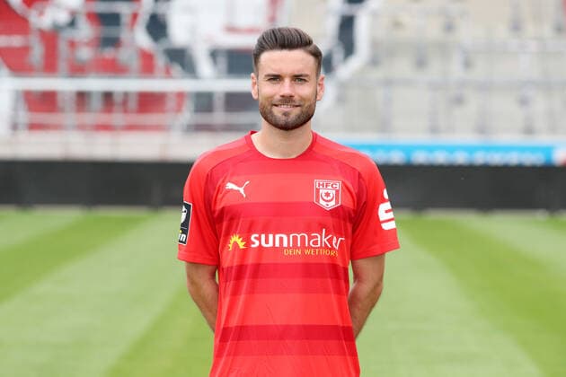 Teampraesentation Halle 15 07 2021 Niklas Kreuzer 8, Halle Hallescher FC, 3 Liga, Porträttermin 2021 2022 , Halle, 15 07 2021, Leuna Chemie Stadion, Football ,