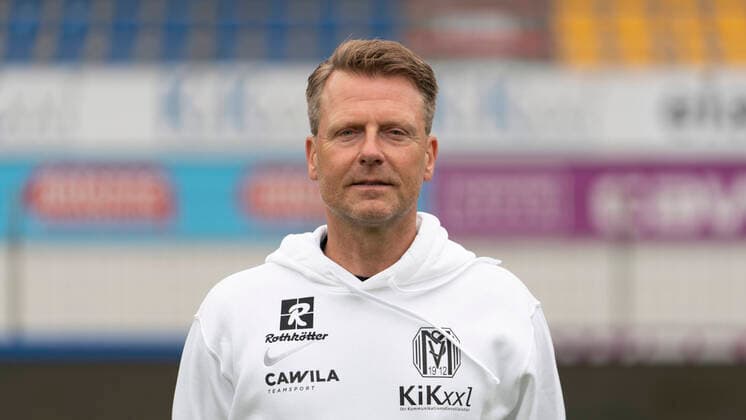 15 07 2021, Hänsch Arena, Meppen, Rico Schmitt Head coach SV Meppen 1912 e V 3 Liga, Porträttermin 2021 2022, Meppen Lower Saxony Germany Hänsch Arena