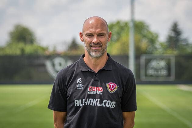 Head Coach Alexander Schmidt SG Dynamo Dresden 2 BL, Porträttermin 2021 2022