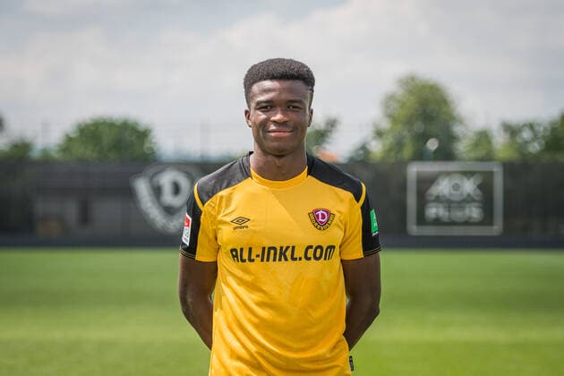 Michael Akoto SG Dynamo Dresden 2 BL, portrait date 2021 2022