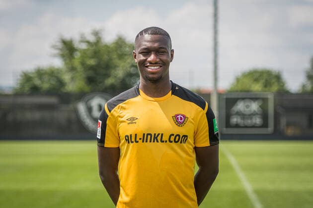 Agyemang Diawusie SG Dynamo Dresden 2 BL, porträttermin 2021 2022