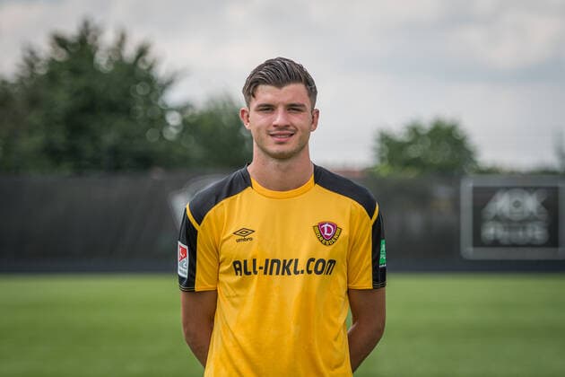 Antonis Aidonis SG Dynamo Dresden 2 BL, portrait date 2021 2022