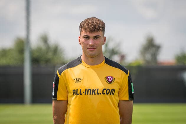 Simon Gollnack SG Dynamo Dresden 2 BL, portrait date 2021 2022